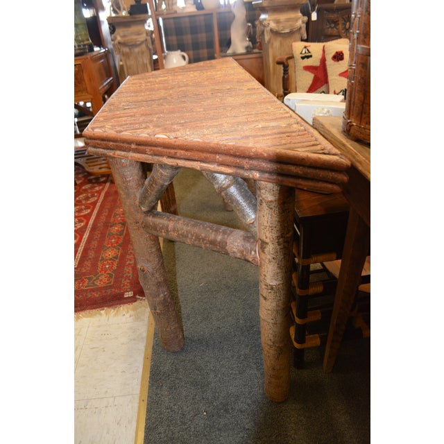 1990s Vintage Hand Crafted Adirondack Style Log Wood Console Hall / Sofa Table - Angled Edge For Sale - Image 5 of 17