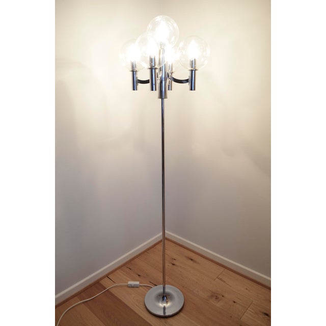 High-quality chrome floor lamp in space age design from the 1960s. - manufacturer kaiser leuchten from neheim - marking...