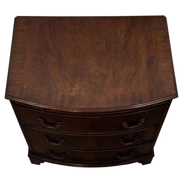 Small 20th Century Bow-Front Chest of Drawers For Sale - Image 6 of 13