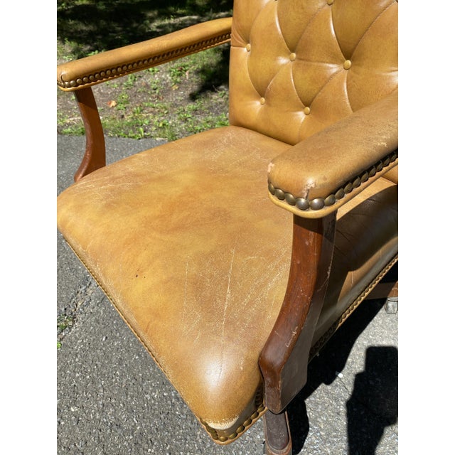 Vintage Executive Tufted Leather Swivel Office Desk Chair For Sale - Image 4 of 13