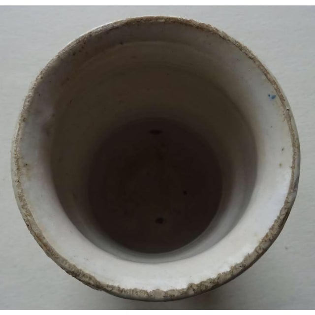 Green Antique Italian Majolica Albarello – Polychrome Floral Vase With Butterfly Motif, 17th–18th Century. For Sale - Image 8 of 8