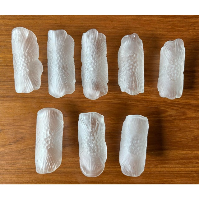 Set of 4 Vintage Frosted Glass Napkin Rings For Sale - Image 4 of 12