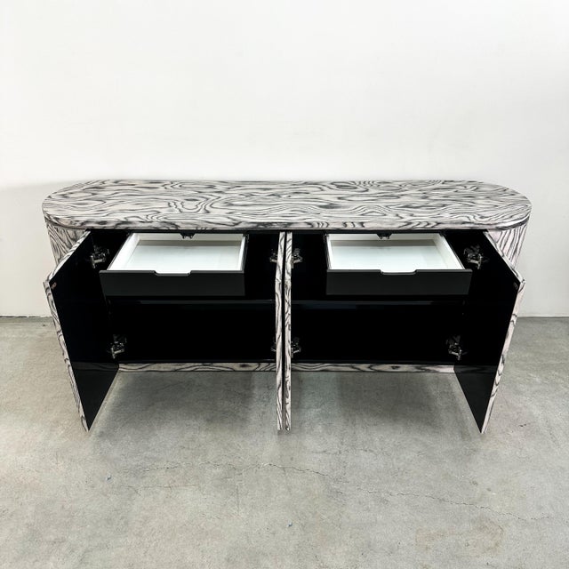 Wood Vintage 1980s Ettore Sottsass Alpi Veneer Credenza – Postmodern Italian Memphis Buffet Sideboard, Attributed For Sale - Image 7 of 10