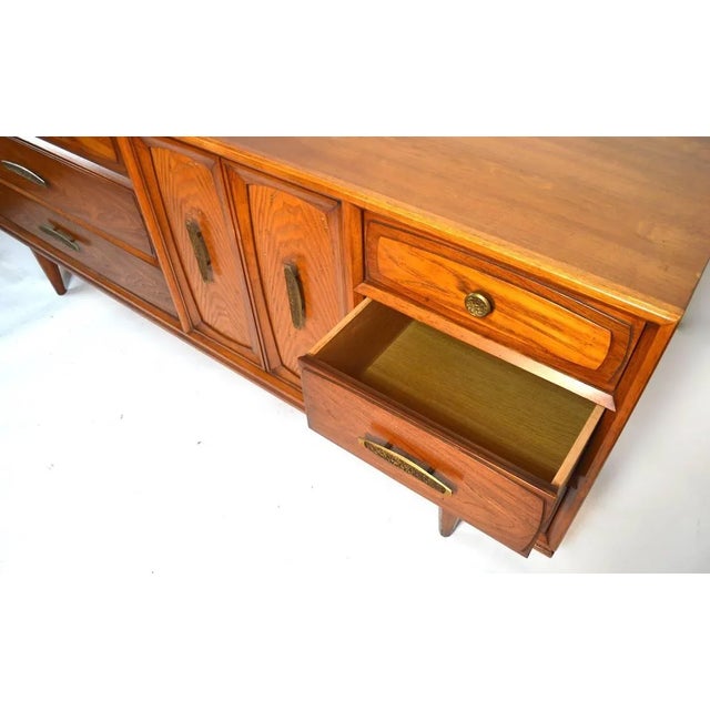Wood Brutalist Dresser Credenza by Heritage Henredon For Sale - Image 7 of 9