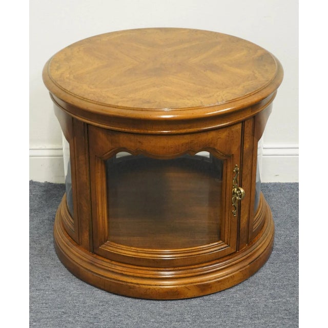 Gordon's Furniture Traditional Style Bookmatched Walnut 25" Round