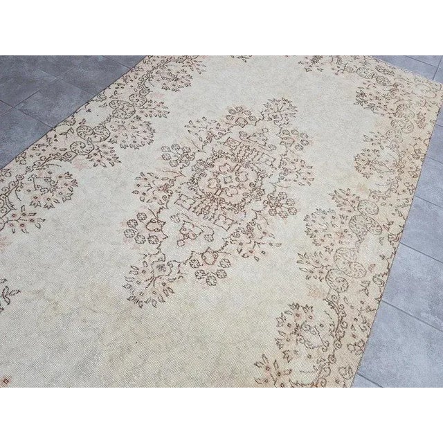 Textile 1960s Beige Handknotted Floor Wool Rug For Sale - Image 7 of 10