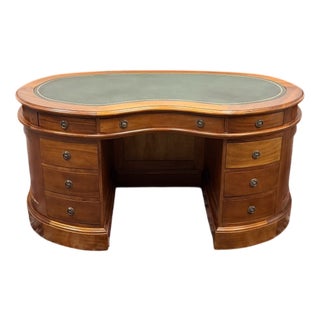 English Kidney-Shaped Chesterfield Desk For Sale