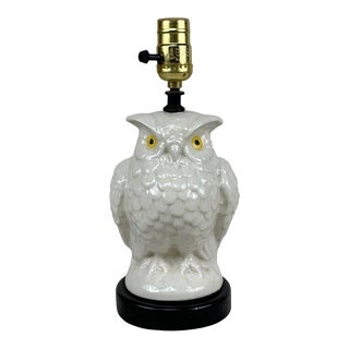 Vintage Traditional Porcelain White Owl Figural Table Lamp For Sale