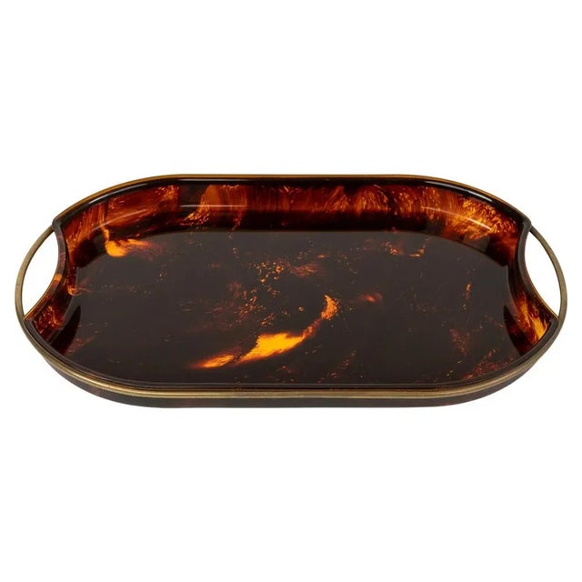 Oval Serving Tray in Effect Tortoiseshell Acrylic & Brass attributed to Guzzini, Italy, 1970s For Sale - Image 11 of 11