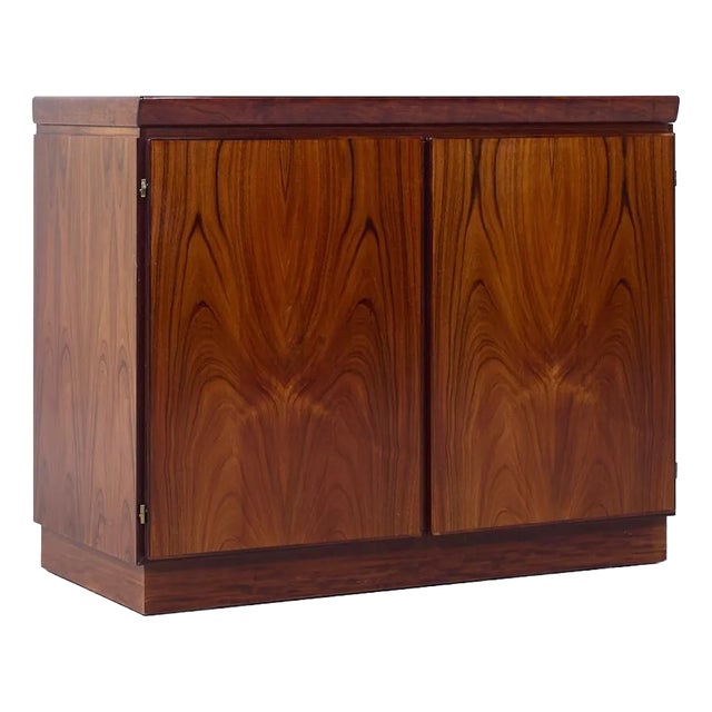 Skovby Mid Century Danish Rosewood Credenza Bar Cabinet For Sale