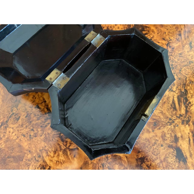 Chinese Export Black and Gilt Japanned Lacquer Melon Form Box For Sale - Image 11 of 14