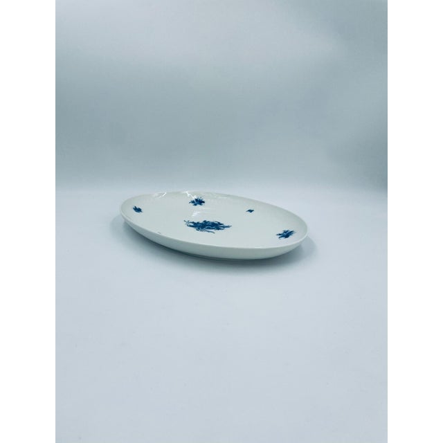 An elegant serving platter from the renowned German manufacturer Rosenthal from the Romanze in Blau series, designed by...