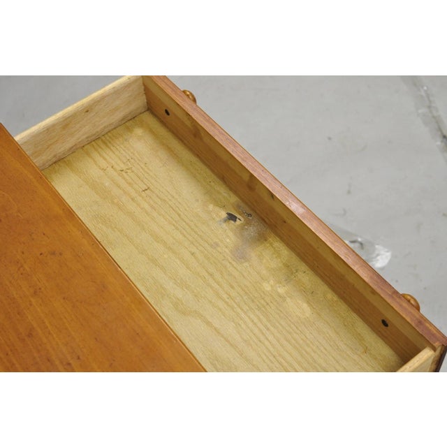 Vintage Broyhill Usa Colonial Style Pine Wood Washstand Side Table Cabinet For Sale - Image 13 of 16