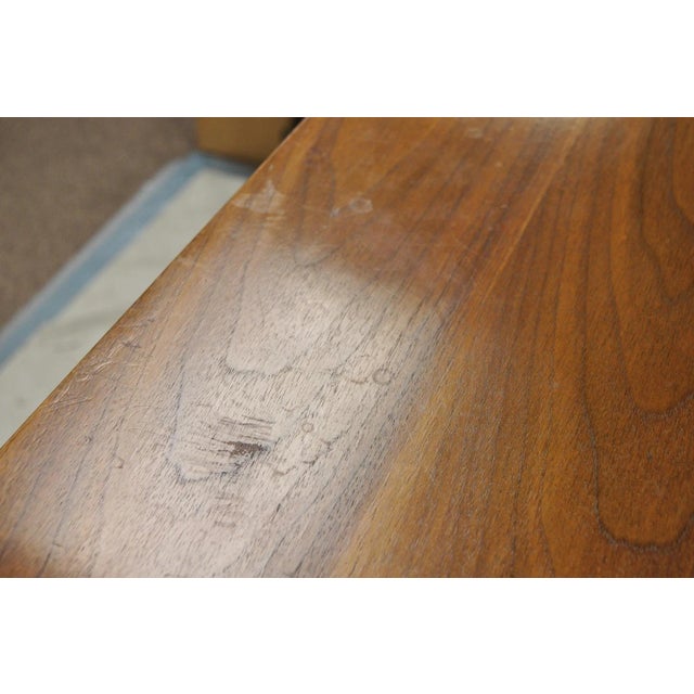 Wood Vintage Mid Century Modern Walnut Veneer 4 Drawer Chrome Pull Tall Chest Dresser For Sale - Image 7 of 17