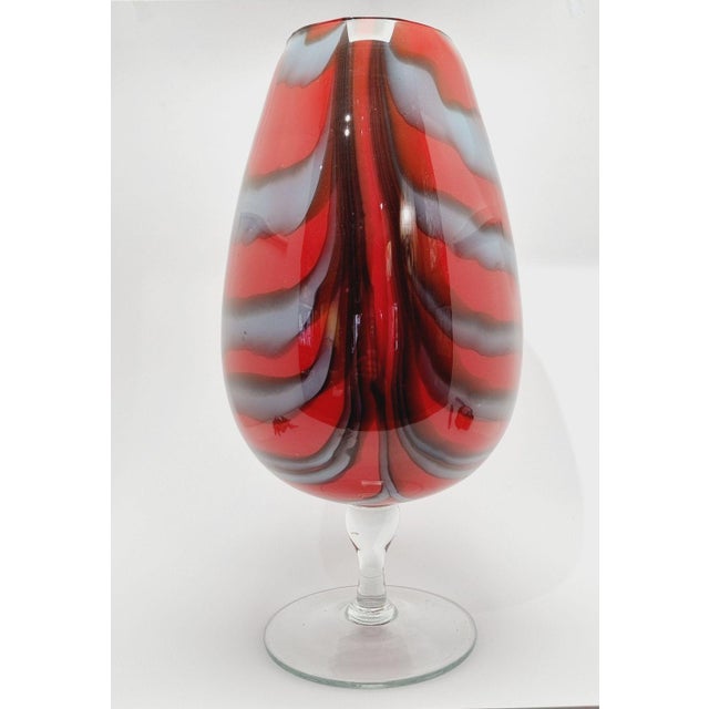 Mid-Century Modern Italian Opaline Glass Pedestal Vase in the style of Carlo Moretti, 1970s For Sale - Image 4 of 10