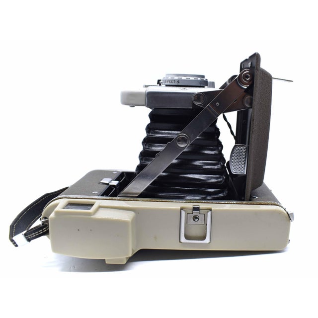 Polaroid Corporation Mid Century Modern Heavy Duty Polaroid Land Camera Model 80 Highlander Bellows Instant Camera For Sale - Image 4 of 10