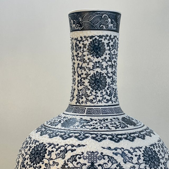 Vintage Chinoiserie Boho Chic Japanese Ink Blue & White Hobnail Porcelain Vase Attributed to Kutani. For Sale - Image 10 of 13