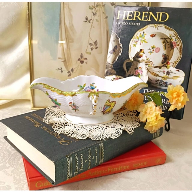 1980s Herend Queen Victoria Green 220 Vbo Double Spouted Sauce Gravy Boat Hungarian Porcelain For Sale - Image 13 of 13