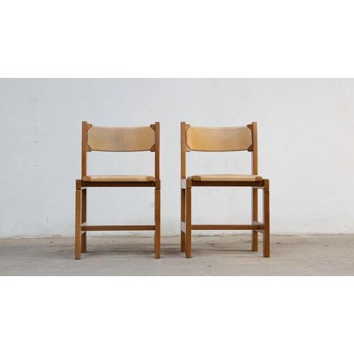 Contemporary Chairs in Elm and Leather from Maison Regain, 1970s, Set of 2 For Sale - Image 3 of 9