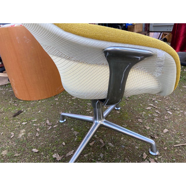 Steelcase Modern Lounge Chair Set or 5 For Sale - Image 10 of 12