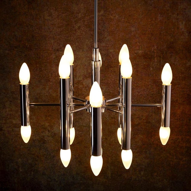 Mid-Century Modern Italian Chandelier in Shiny Chrome with 17 Light Sources by Gaetano Sciolari, 1960s For Sale - Image 3 of 10
