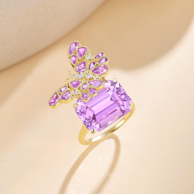 Nina Zhou Jewelry Nina Zhou One-of-a-Kind 17.9ct Pink Sapphire Diamond Butterfly on Kunzite Ring in 14k Yellow Gold, Size 7 For Sale - Image 4 of 7