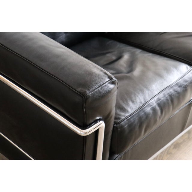 Black LC2 2-Seater Sofa by Charlotte Perriand and Le Corbusier for Cassina, 1965 For Sale - Image 8 of 15
