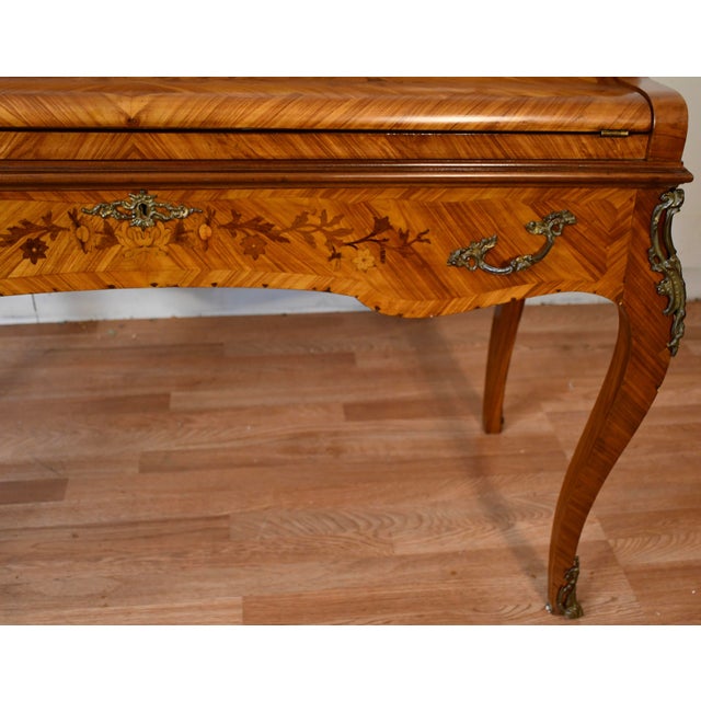 1930s French Louis XV Satinwood Floral Inlay Cylinder Secretary Writing Desk For Sale - Image 6 of 18