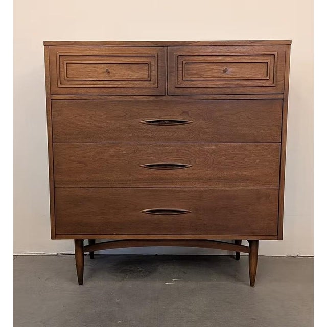 DESCRIPTION: A classic from the iconic Broyhill Sculptra line, this tallboy dresser delivers everything you want in true...