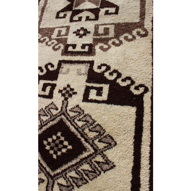 Mid 20th Century Bold Vintage Turkish Tulu Gallery Rug With Tribal Design in Dark Brown and Cream 3'4 X 11'2 For Sale - Image 5 of 12