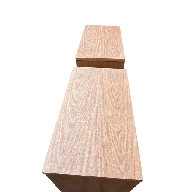 Vintage Modern Pair of Chests Dressers in Mid Century Modern Design For Sale In New York - Image 6 of 7