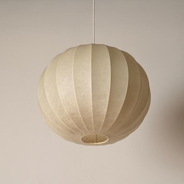 Mid-Century Modern Beige Round Cocoon Pendant by Achille Castiglioni for Hille, Italy, 1960s For Sale - Image 4 of 14