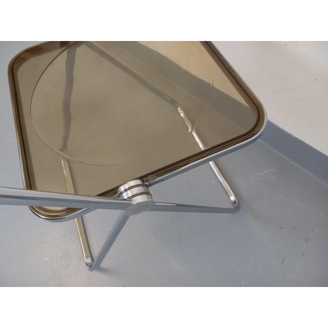 Vintage Plia Folding Chair in Chrome and Smoked Acrylic Glass by Giancarlo Piretti for Castelli, 1970s For Sale - Image 9 of 15