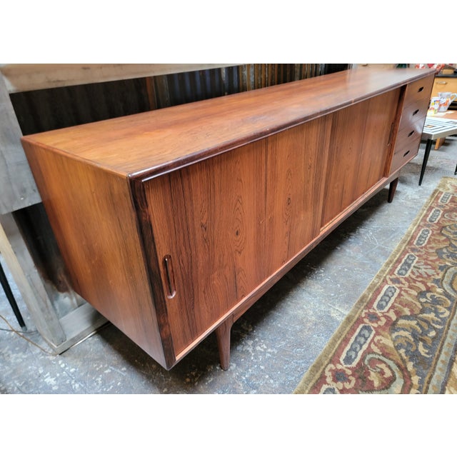 Mid-Century Modern Danish Modern Rosewood Credenza For Sale - Image 3 of 18