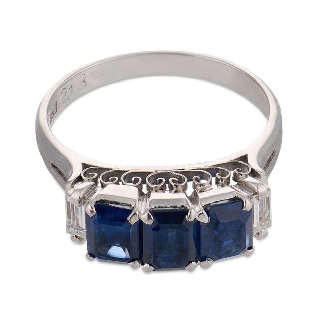 Contemporary Vintage 2.13 Carat Sapphire Diamond Platinum Ring, Size 6.5 For Sale - Image 3 of 5