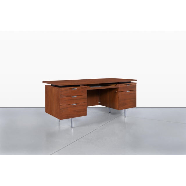 Mid-Century Modern Mid-Century Modern Walnut Executive Desk Styled After Florence Knoll, 1960s For Sale - Image 3 of 14