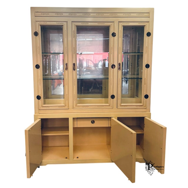 Wood Vintage Bernhardt Shibui Collection Chinoiserie Style Ivory Display / China Cabinet For Sale - Image 7 of 11