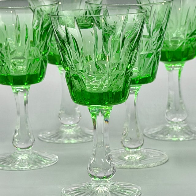 1950s Vintage Emerald Green Cut Crystal Wine Glasses from Cristalería San Carlos, Argentina, 1950s, Set of 8 For Sale - Image 5 of 18