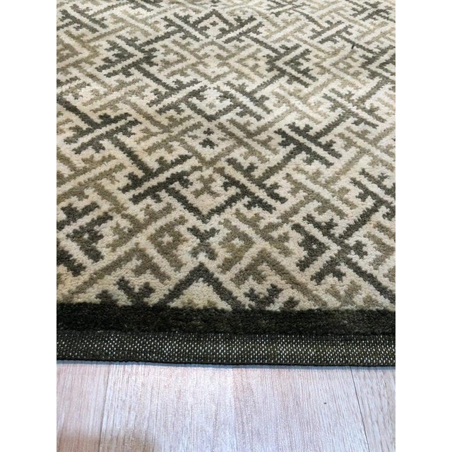 3x10 Green Hand-Knotted Wool Scrolled Leaf Border Geometric Modern Carpet Rug For Sale In New York - Image 6 of 8