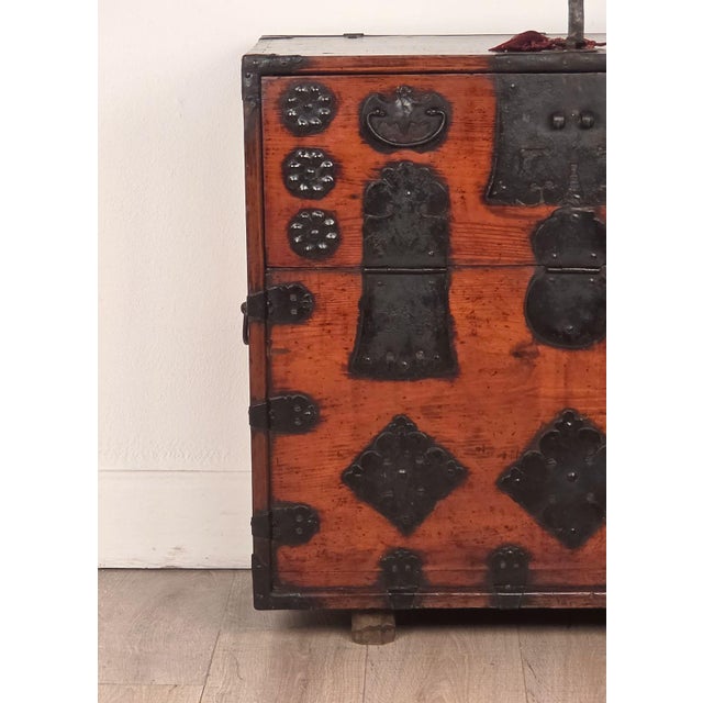 Asian Antique Korean Tansu 19th Century For Sale - Image 3 of 10