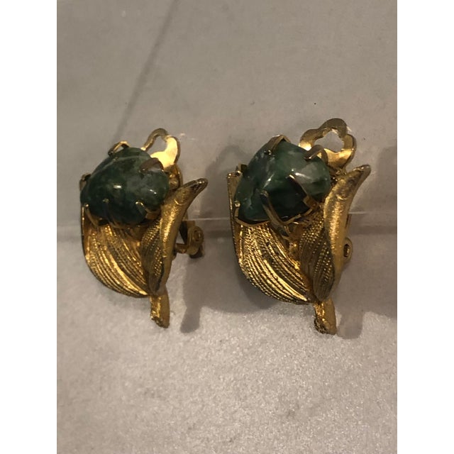 These fabulous 1940s Art Nouveau Green Jasper Gold Earrings will be a nice addition to any vintage jewelry collection. The...
