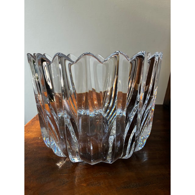 Orrefors Large Mid-Century Modern Orrefors Crystal "Fleur" Centerpiece Bowl by Jan Johansson For Sale - Image 4 of 4