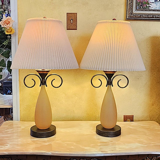 Hollywood Regency Pair of Frosted Glass and Scrollwork Table Lamps, Early 21st Century For Sale - Image 3 of 18