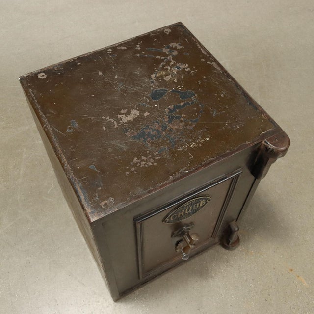 English Metal Safe from Chubb & Sons For Sale - Image 11 of 13