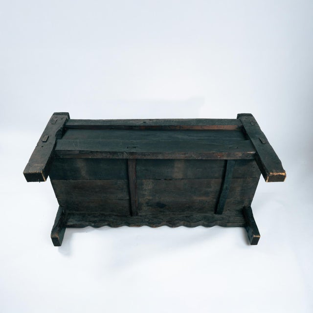 Brown Antique Early 18th Century Spanish Siesta Bench in Walnut For Sale - Image 8 of 17