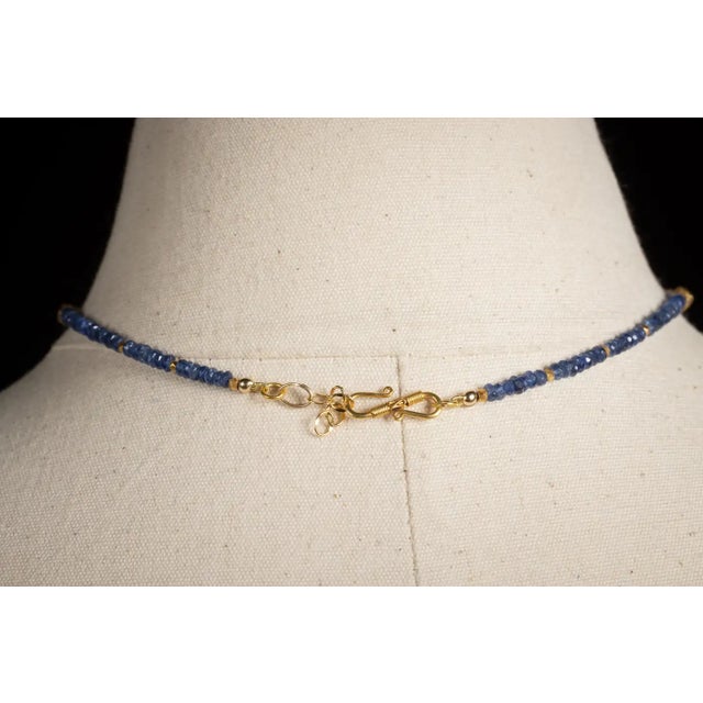 Deborah Lockhart Phillips 1990s Faceted Sapphire and 22K Gold Necklace by Deborah Lockhart Phillips For Sale - Image 4 of 4