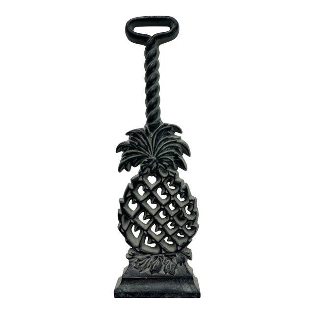 Vintage Virginia Metal Crafters Pineapple Doorstop For Sale