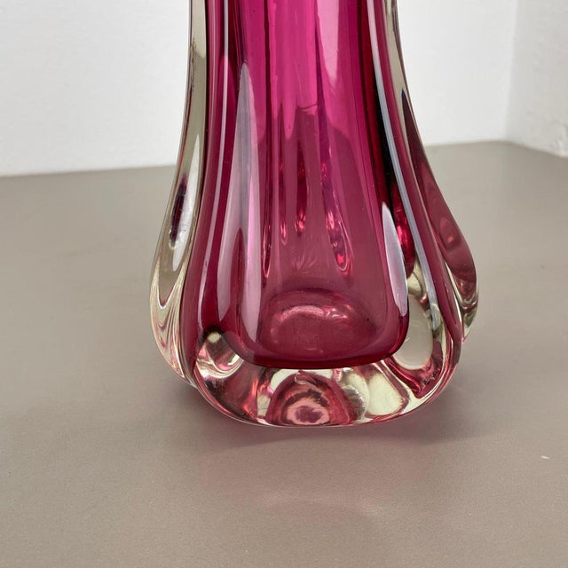 Large Pink Murano Glass Sommerso Vase Italy, 1970s For Sale - Image 10 of 18