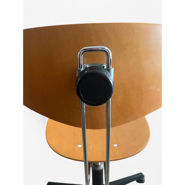 Wood Mid-Century Modern Minimalist Swivel Chair in Molded Plywood, 1976 For Sale - Image 7 of 10