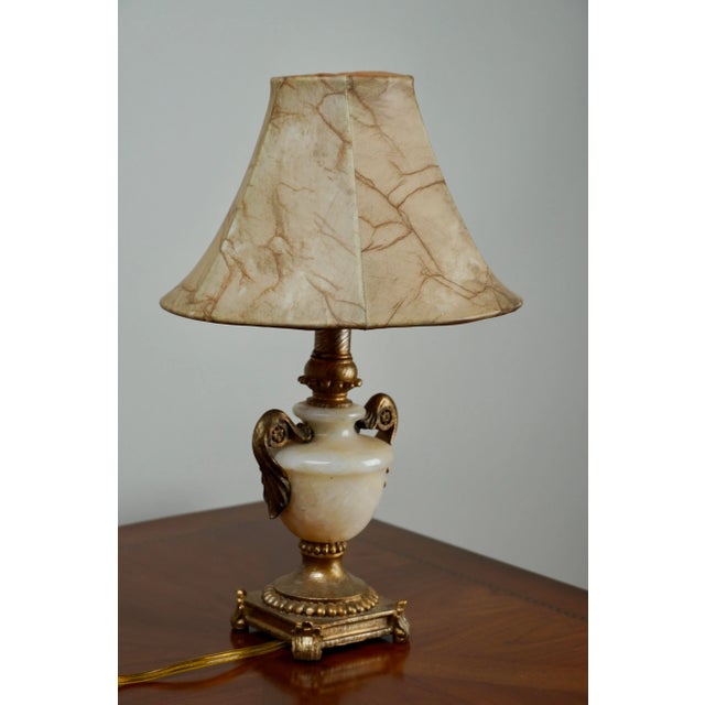 French Vintage Petite Polished Alabaster French Style Accent Lamp For Sale - Image 3 of 7